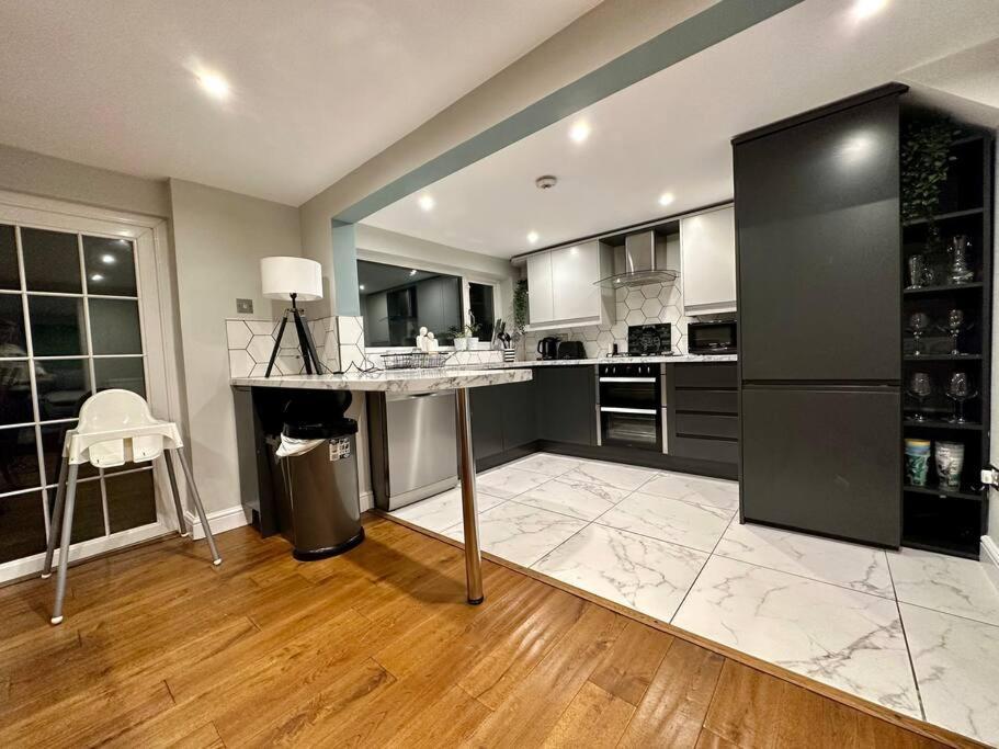 Stunning 5 Bed House In Chapel Allerton, Sleeps 9 Leeds  Exterior foto